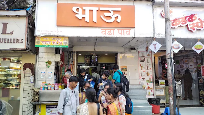 Bhau Vada Pav: The Jumbo-Sized King of Mumbai’s Eastern Suburbs